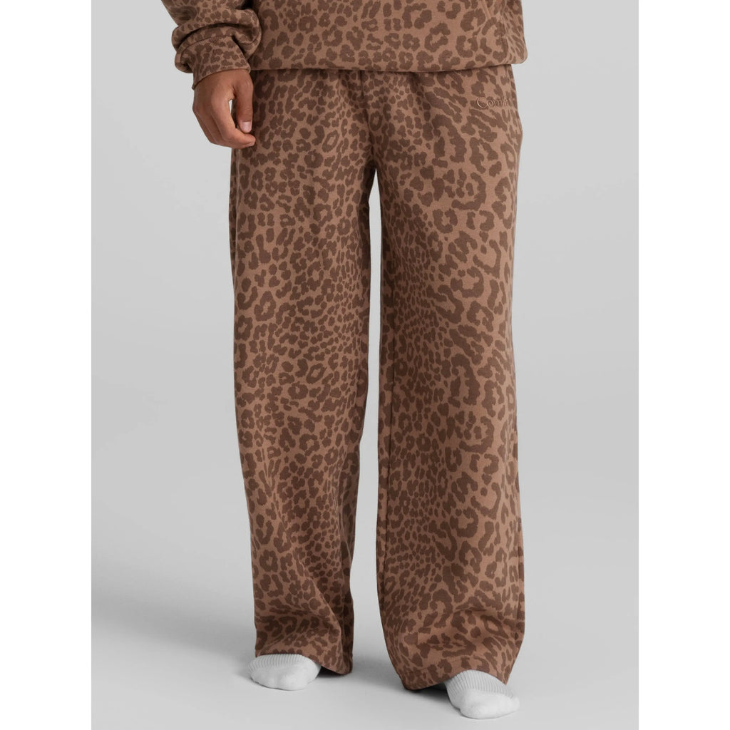 Woman Straight Leg Sweatpants
